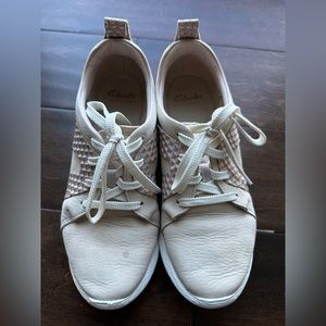Clarks sneaker in size 8